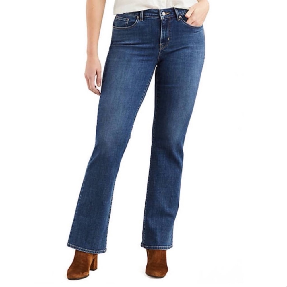 Levi’s 550 Relaxed Bootcut Jeans 10